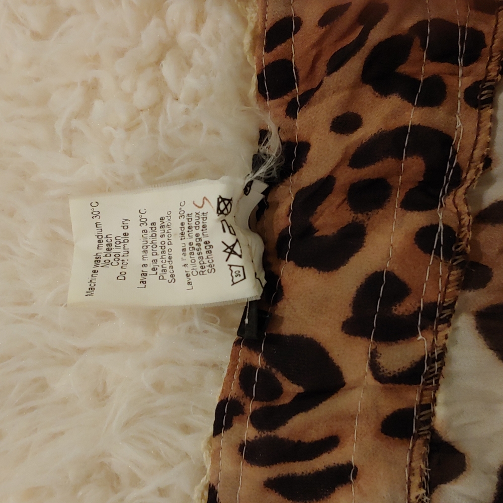 Bebe cheetah print top size small - Picture 8 of 8